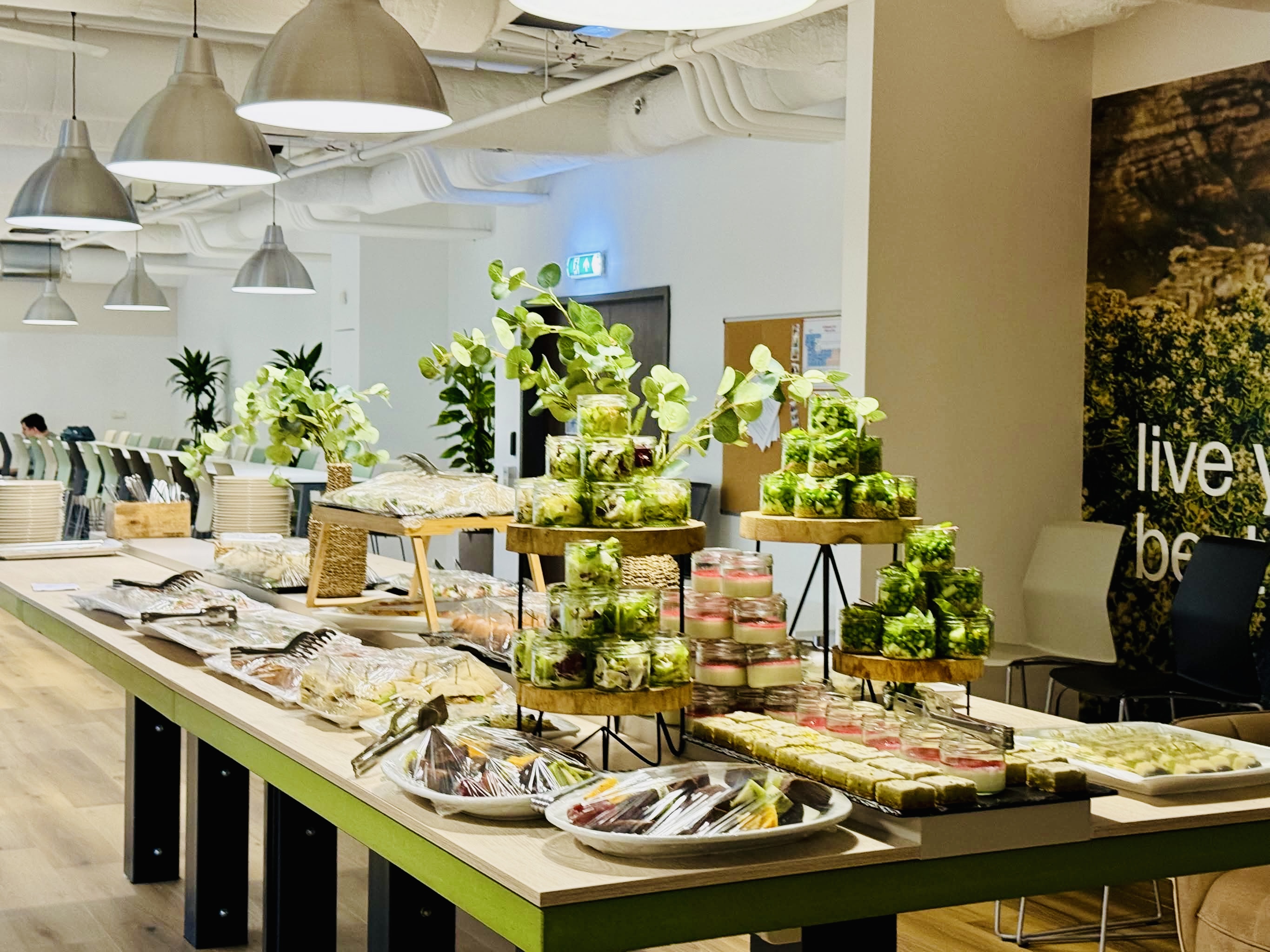 Hogyan szervezzünk tökéletes céges rendezvényt? – 12+1 gyakorlati catering tipp