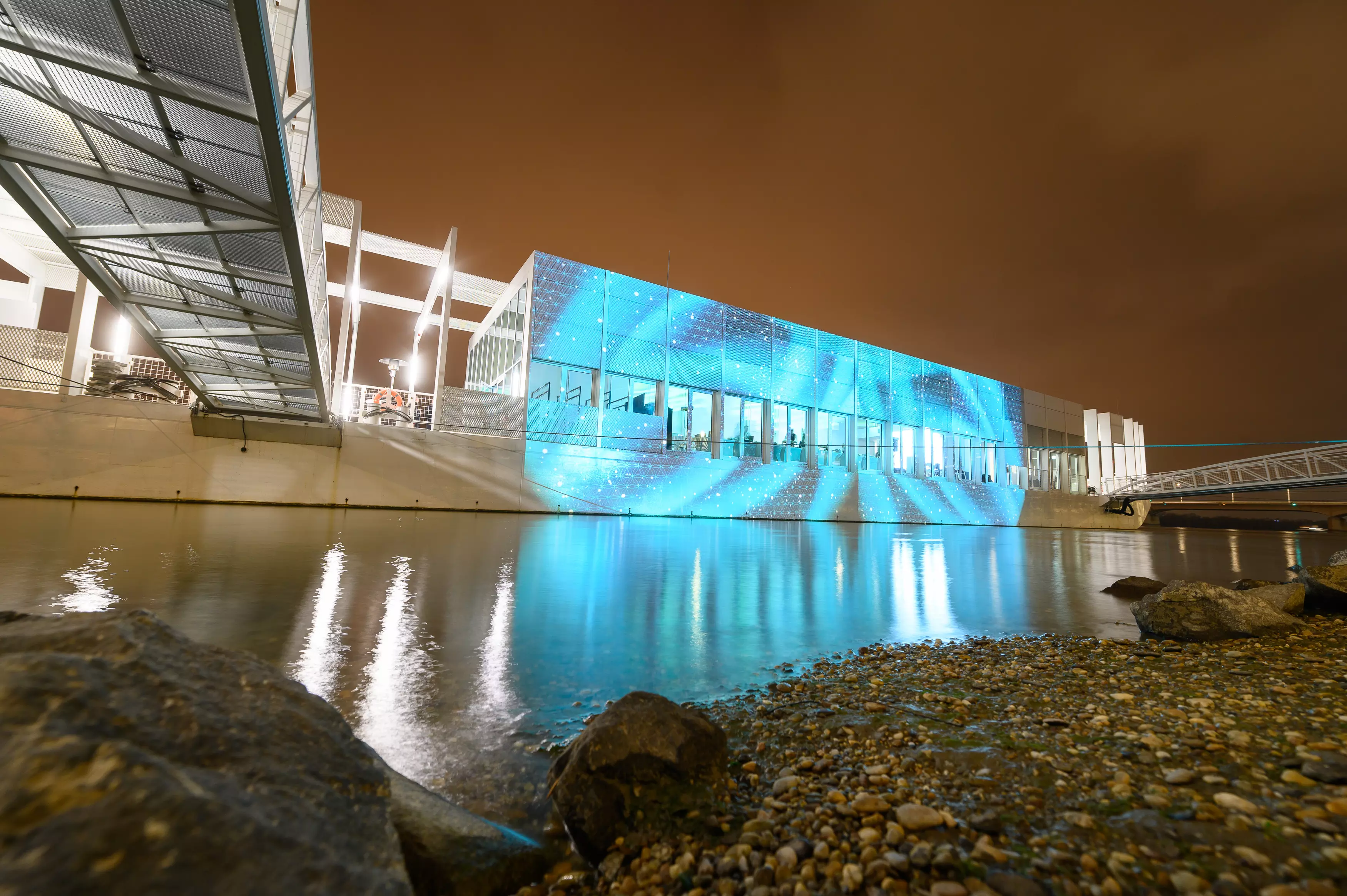 Stopper Úszóház- Pirítós Catering